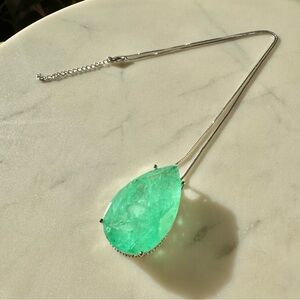 NWOT Green Teardrop Pendant Necklace – Rhodium-Plated Semi-Fine Jewelry
